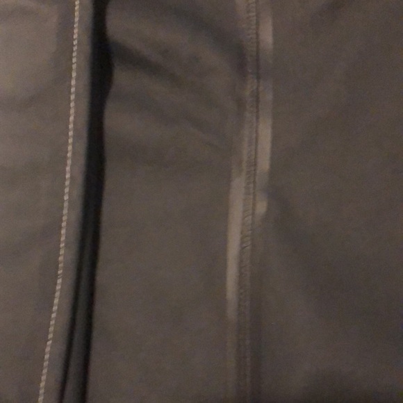 EUC The North Face 100% waterproof rain jacket - Picture 10 of 13